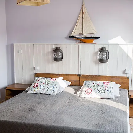 לינה וארוחת בוקר Mistral