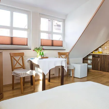 לינה וארוחת בוקר Mistral