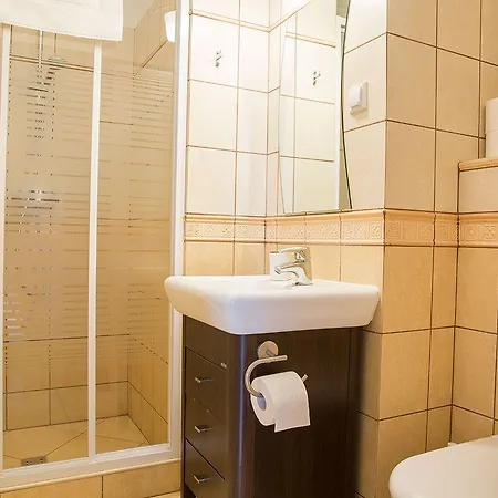 לינה וארוחת בוקר Mistral אוסטקה