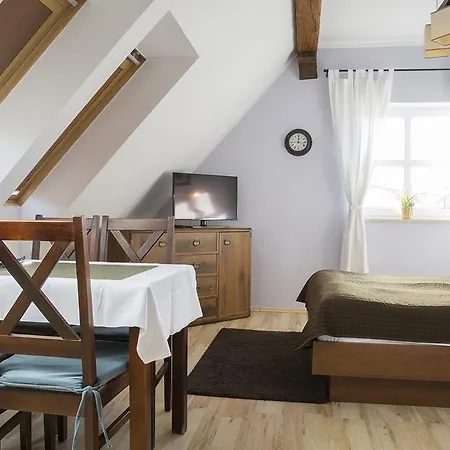 Mistral אוסטקה