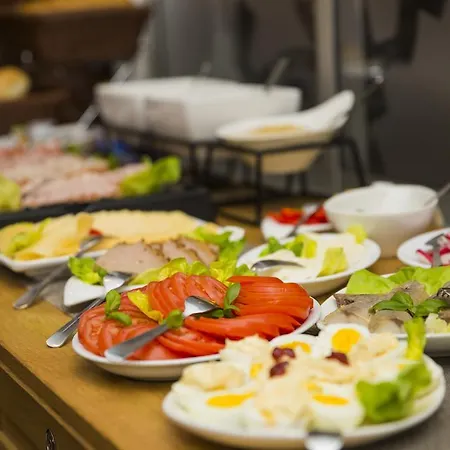 Mistral לינה וארוחת בוקר אוסטקה